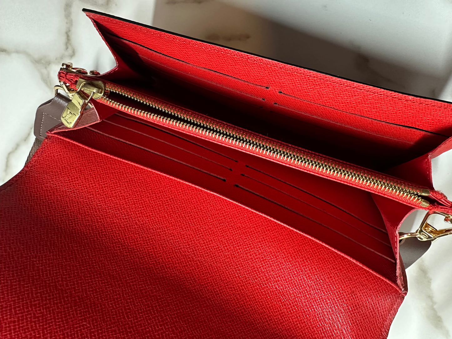 Available LOUIS VUITTON Monogram Sarah Wallet to Crossbody