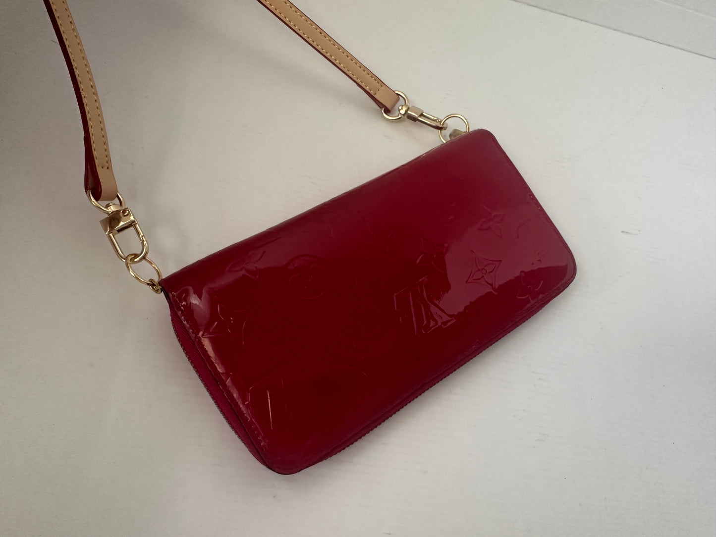 Louis Vuitton Vintage Vernis Zippy Wallet WOC red