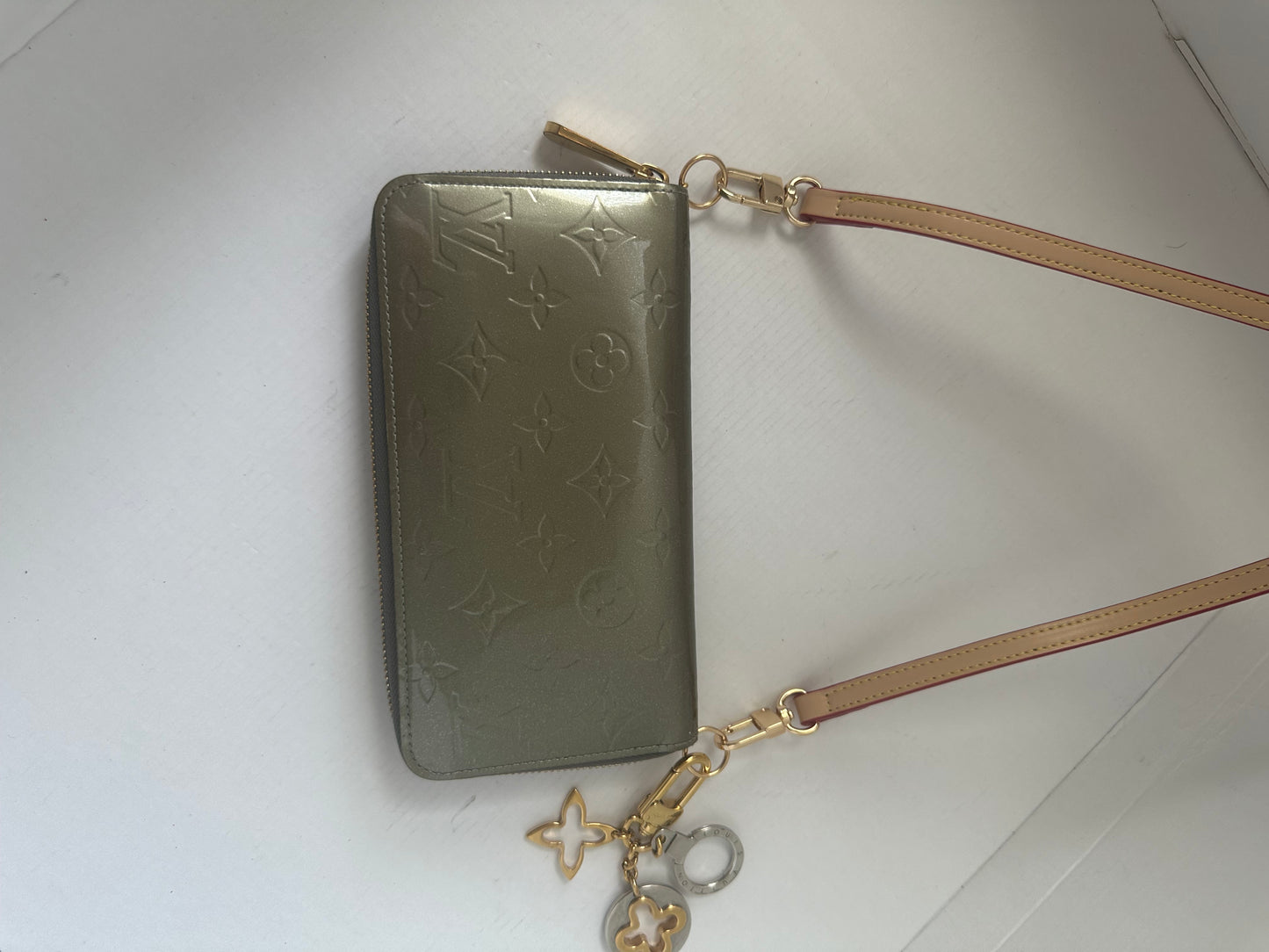 Louis Vuitton Monogram Vernis Zippy Gris Art Deco WOC