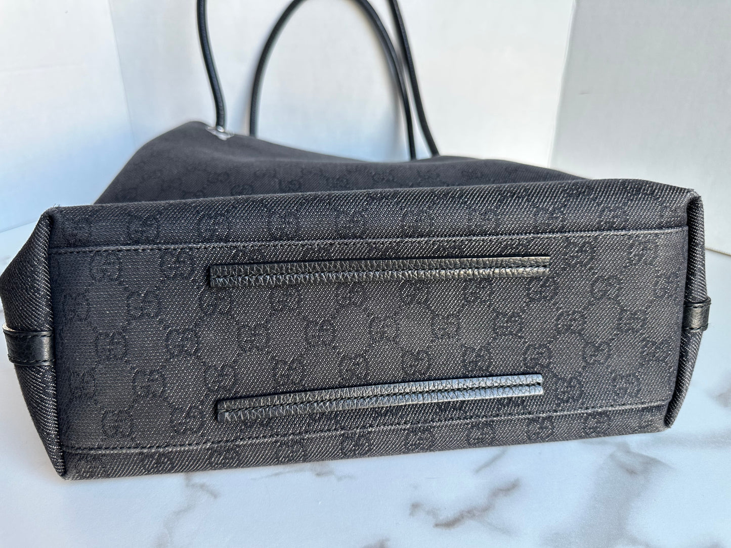 Available Gucci GG Canvas Leather Shoulder Handbag black