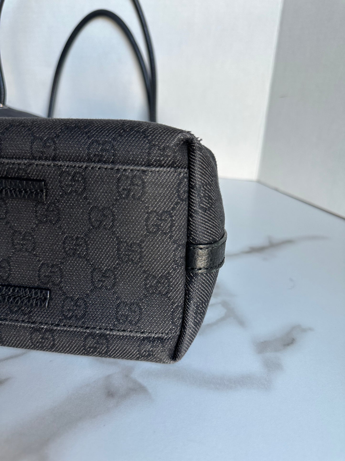 Available Gucci GG Canvas Leather Shoulder Handbag black