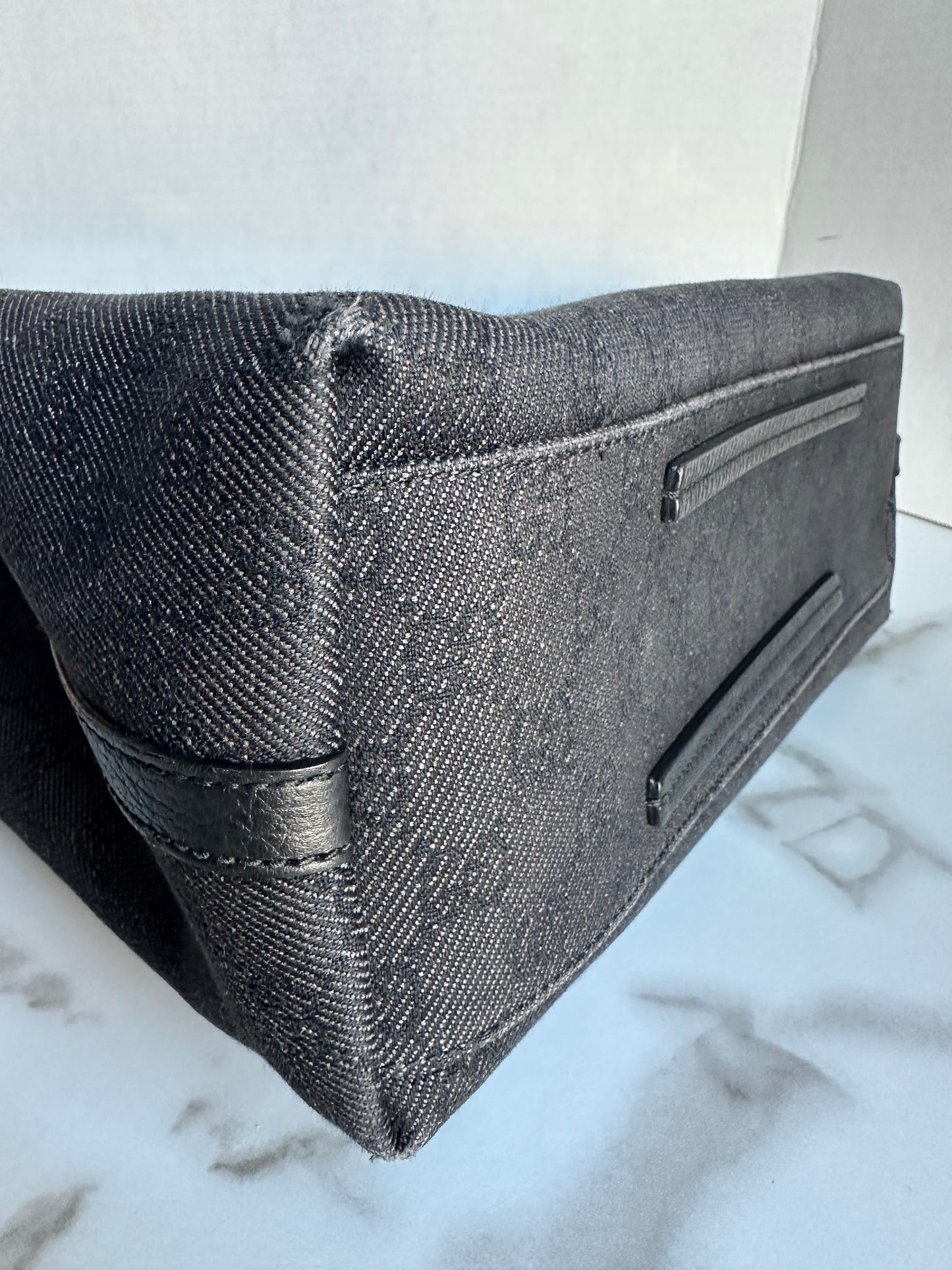 Available Gucci GG Canvas Leather Shoulder Handbag black