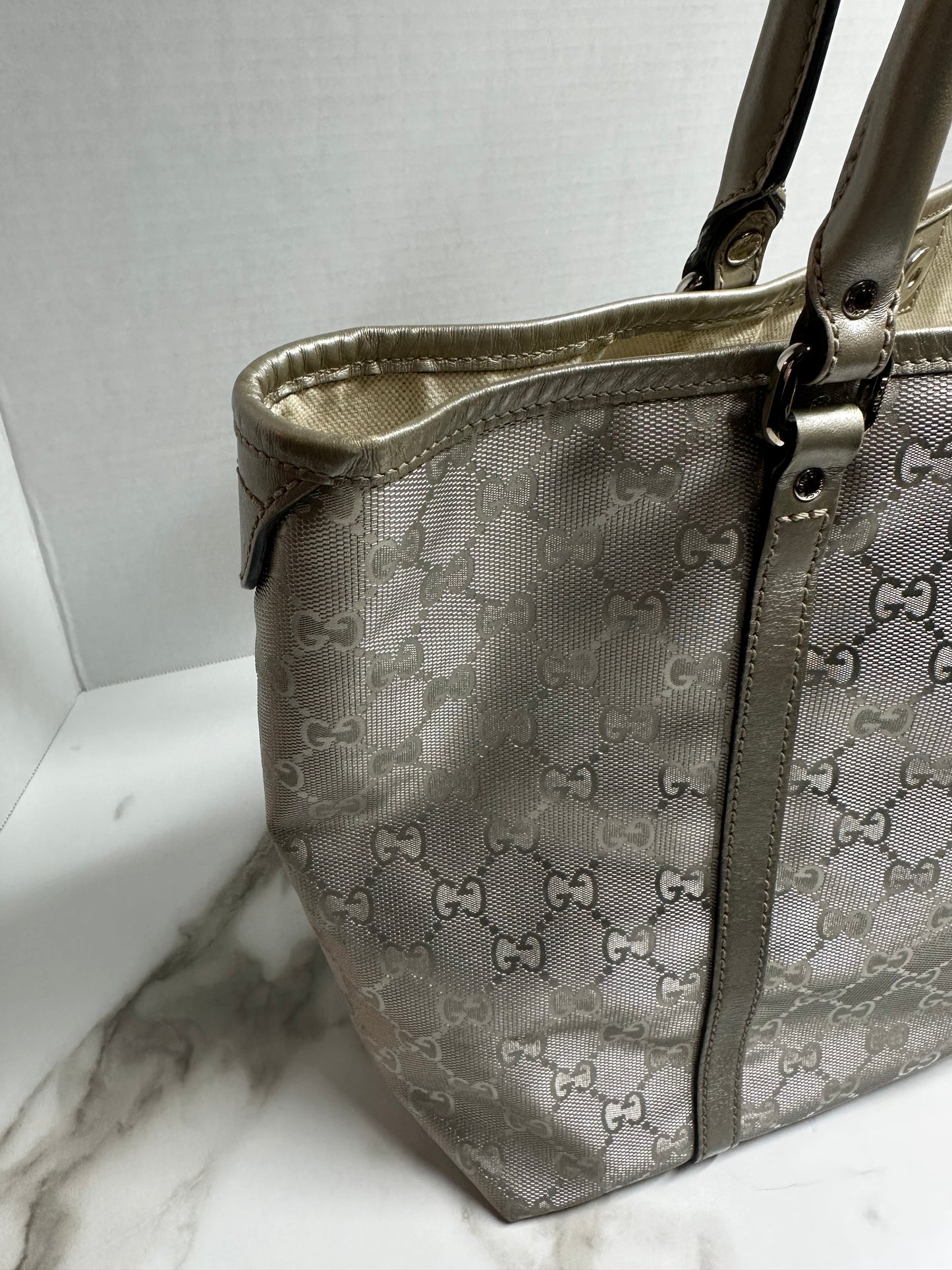 Available Gucci GG implementation Tote Bag Silver