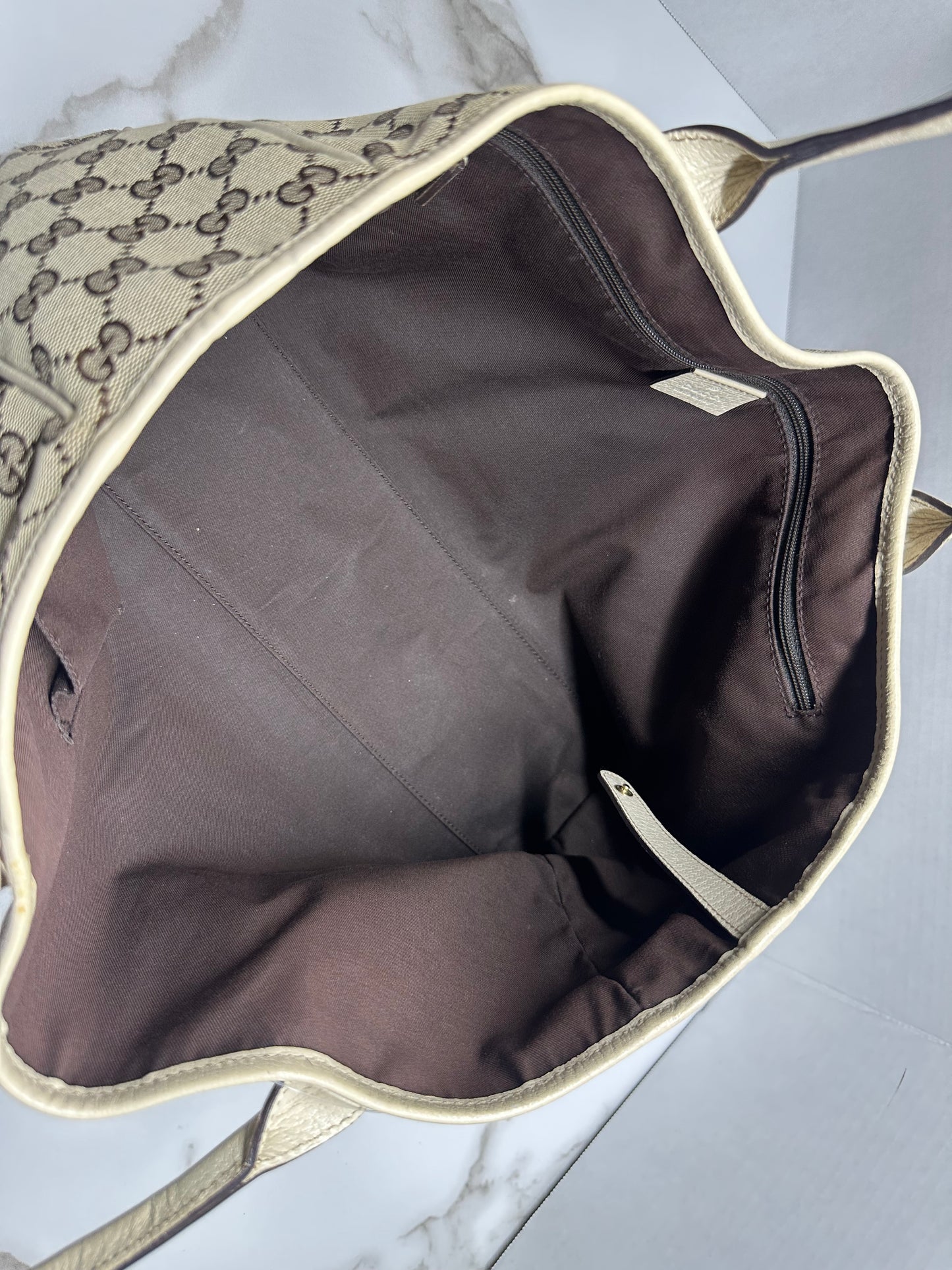 Available Gucci GG implementation Tote Bag Silver