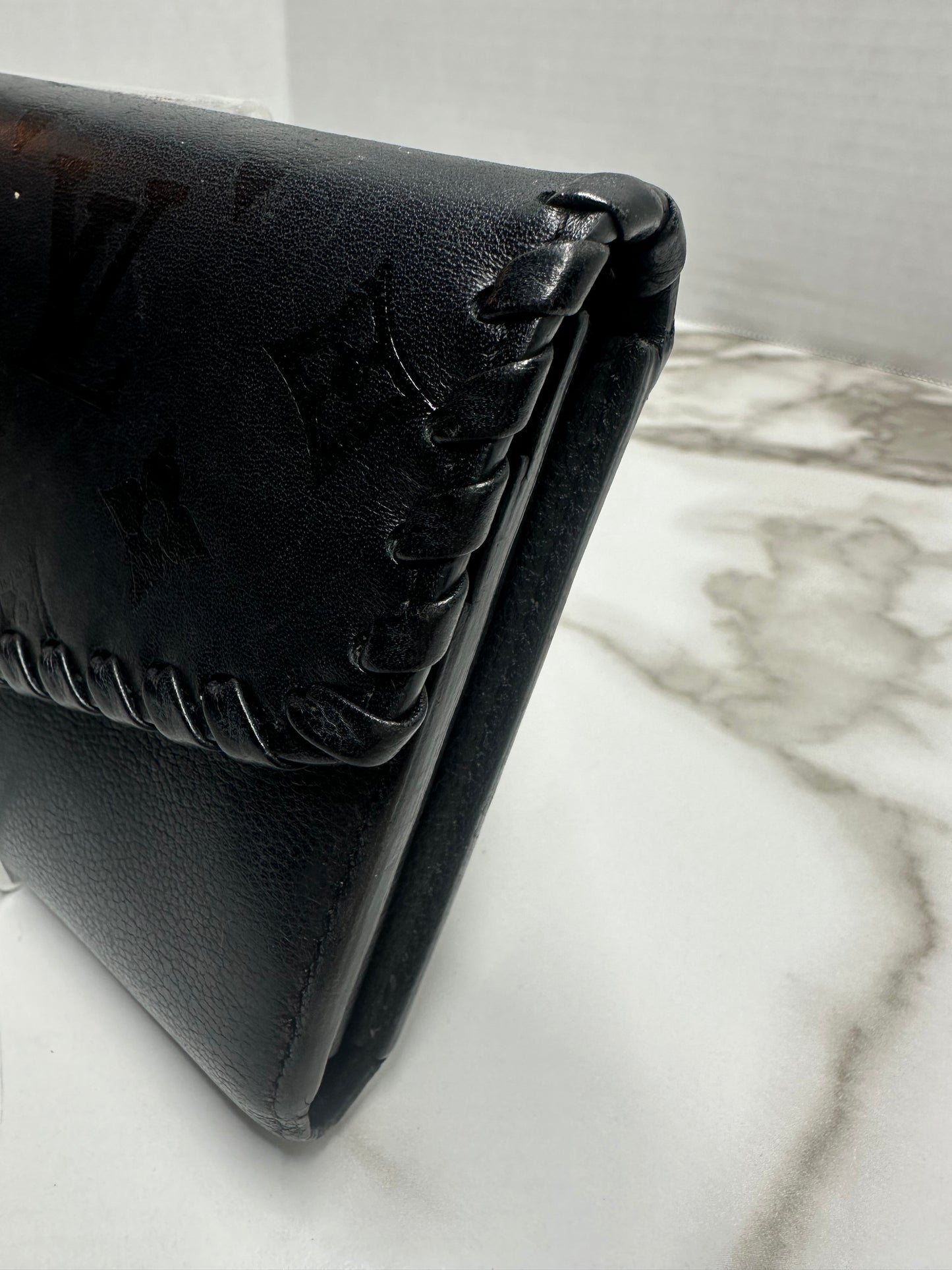 Available Louis Vuitton Cuir Plume Very Black Long Wallet