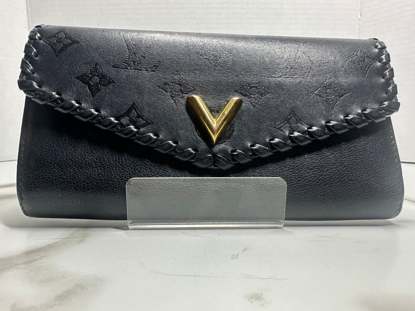 Available Louis Vuitton Cuir Plume Very Black Long Wallet