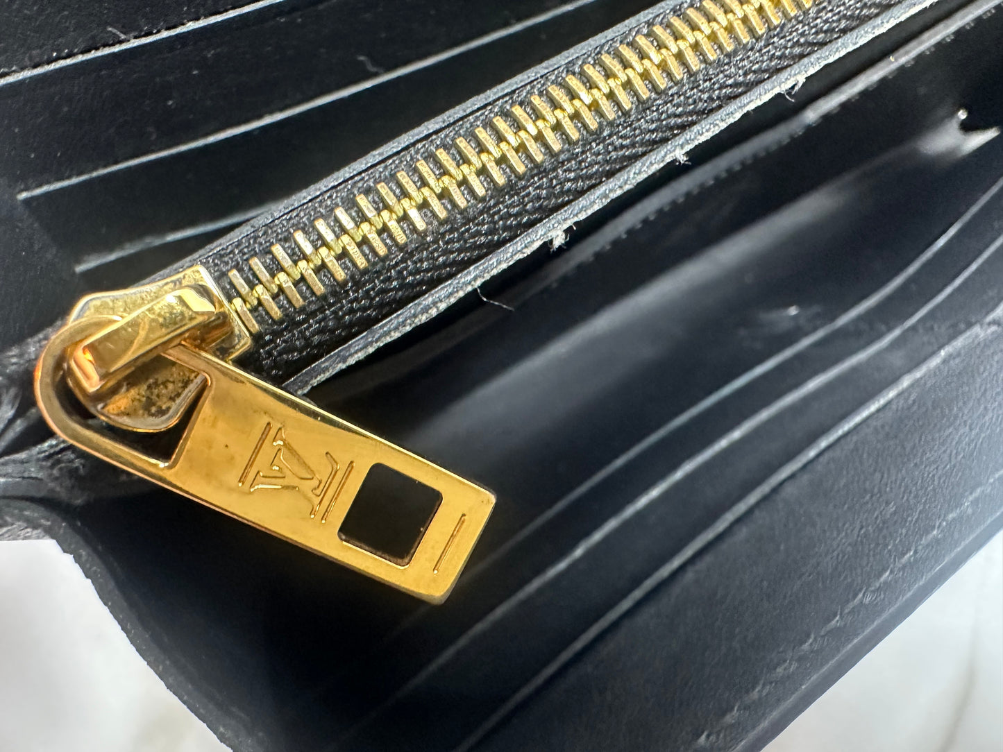 Available Louis Vuitton Cuir Plume Very Black Long Wallet