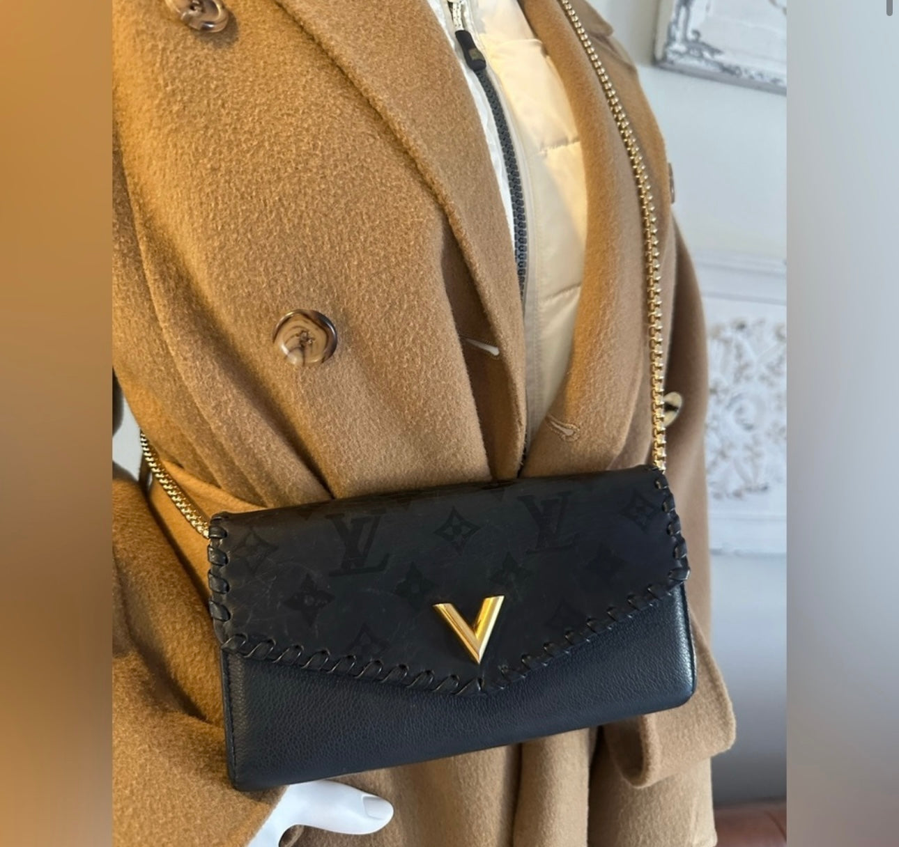 Available Louis Vuitton Cuir Plume Very Black Long Wallet