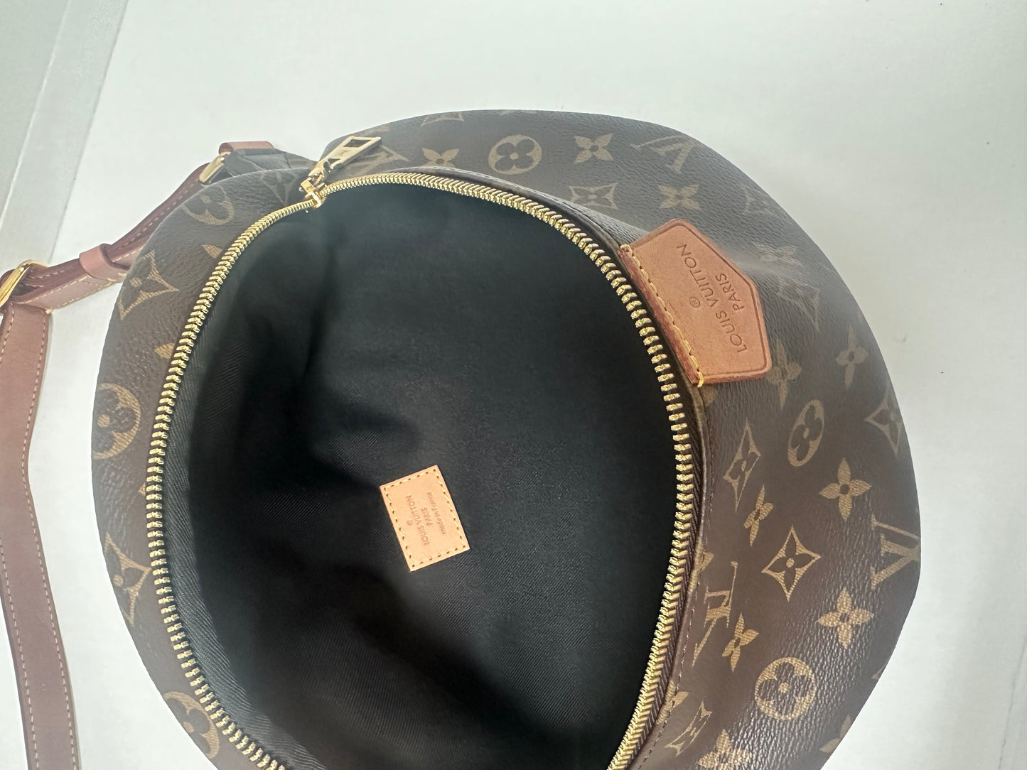 LOUIS VUITTON Monogram Bumbag