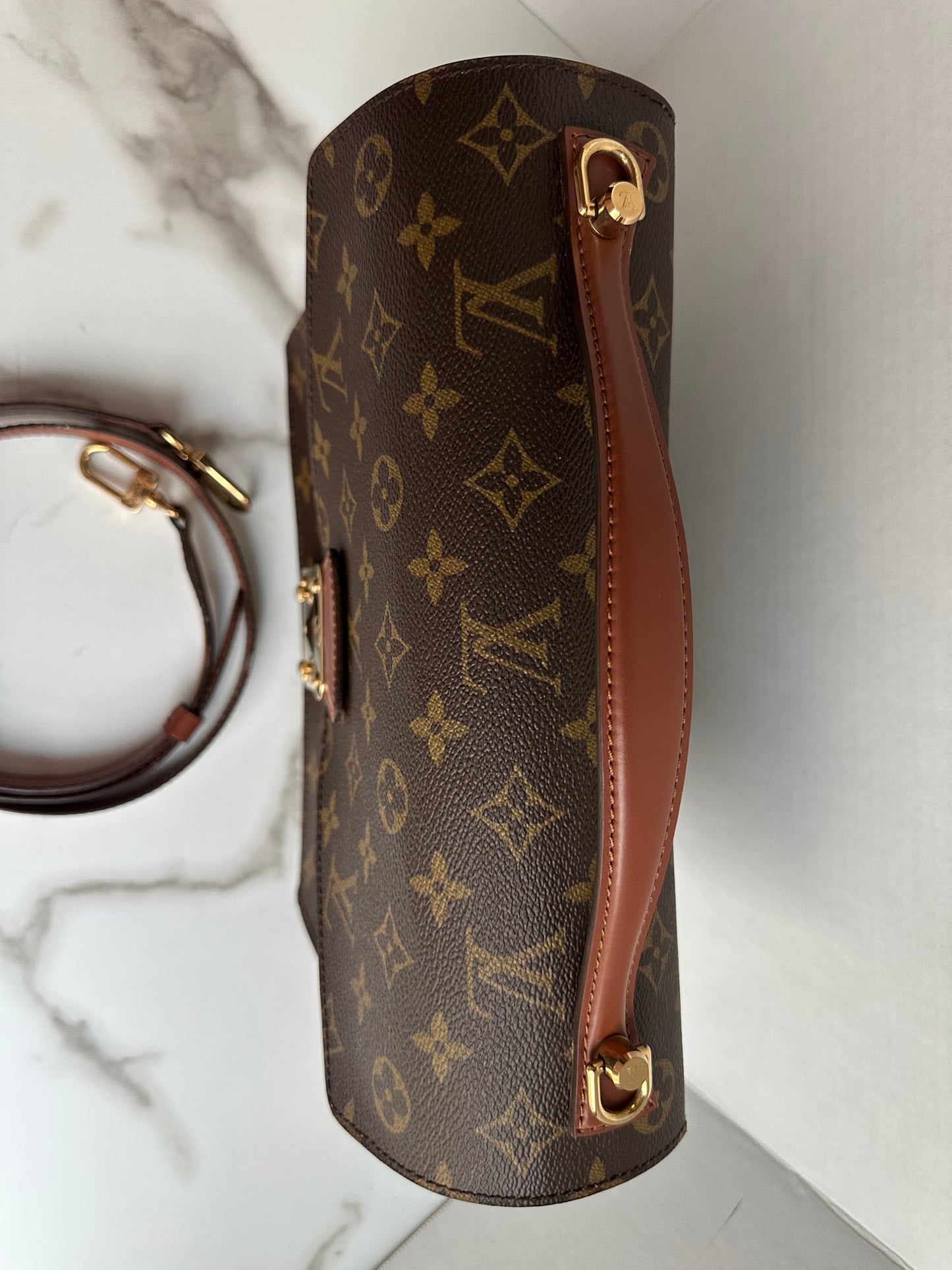 Available LOUIS VUITTON "Monceau 28"