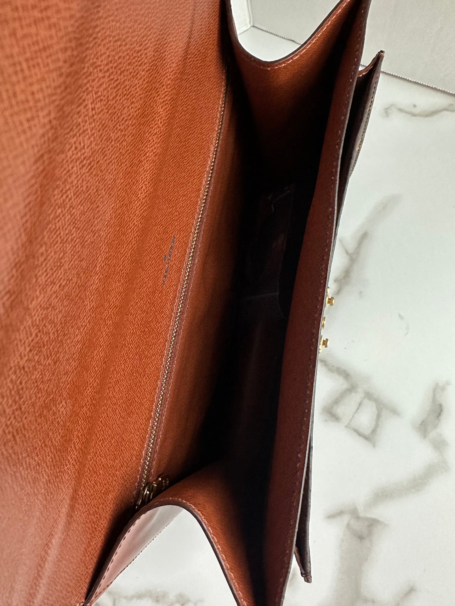 Available LOUIS VUITTON "Monceau 28"