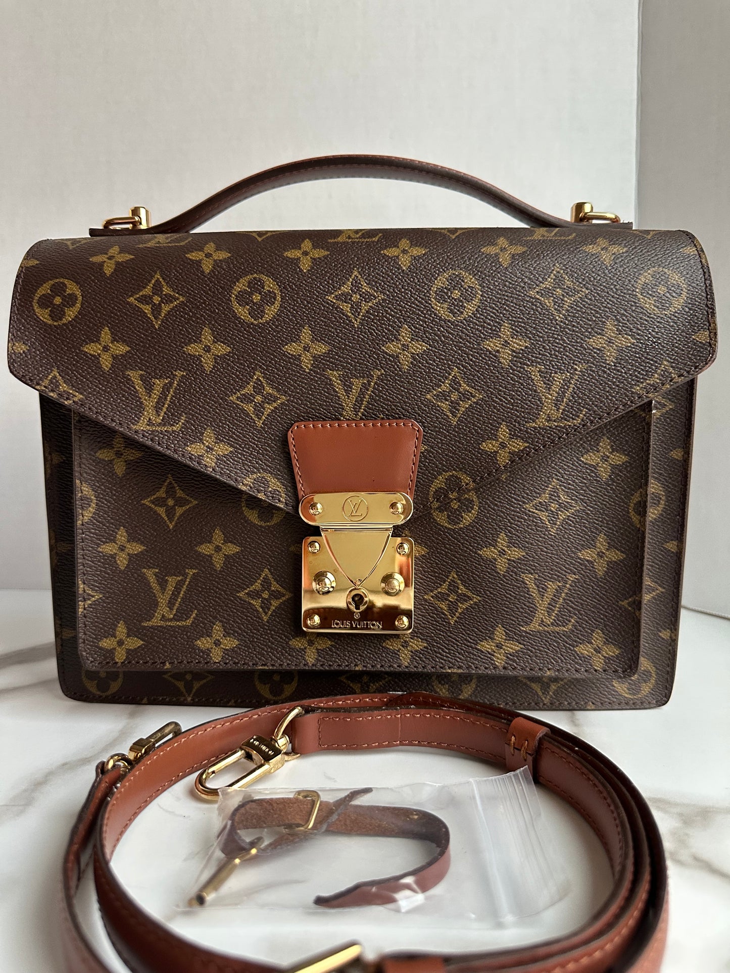 Available LOUIS VUITTON "Monceau 28"