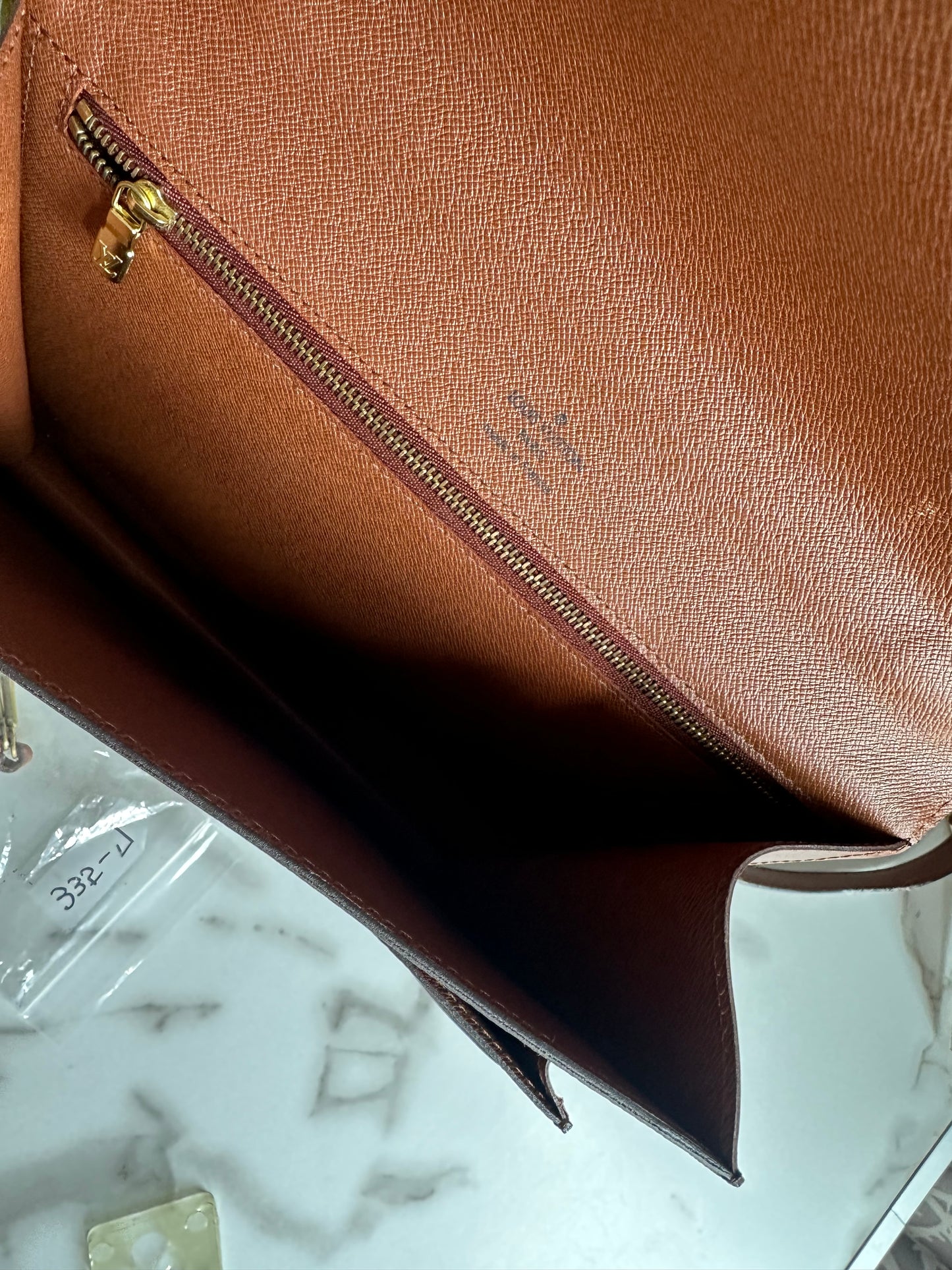 Available LOUIS VUITTON "Monceau 26”