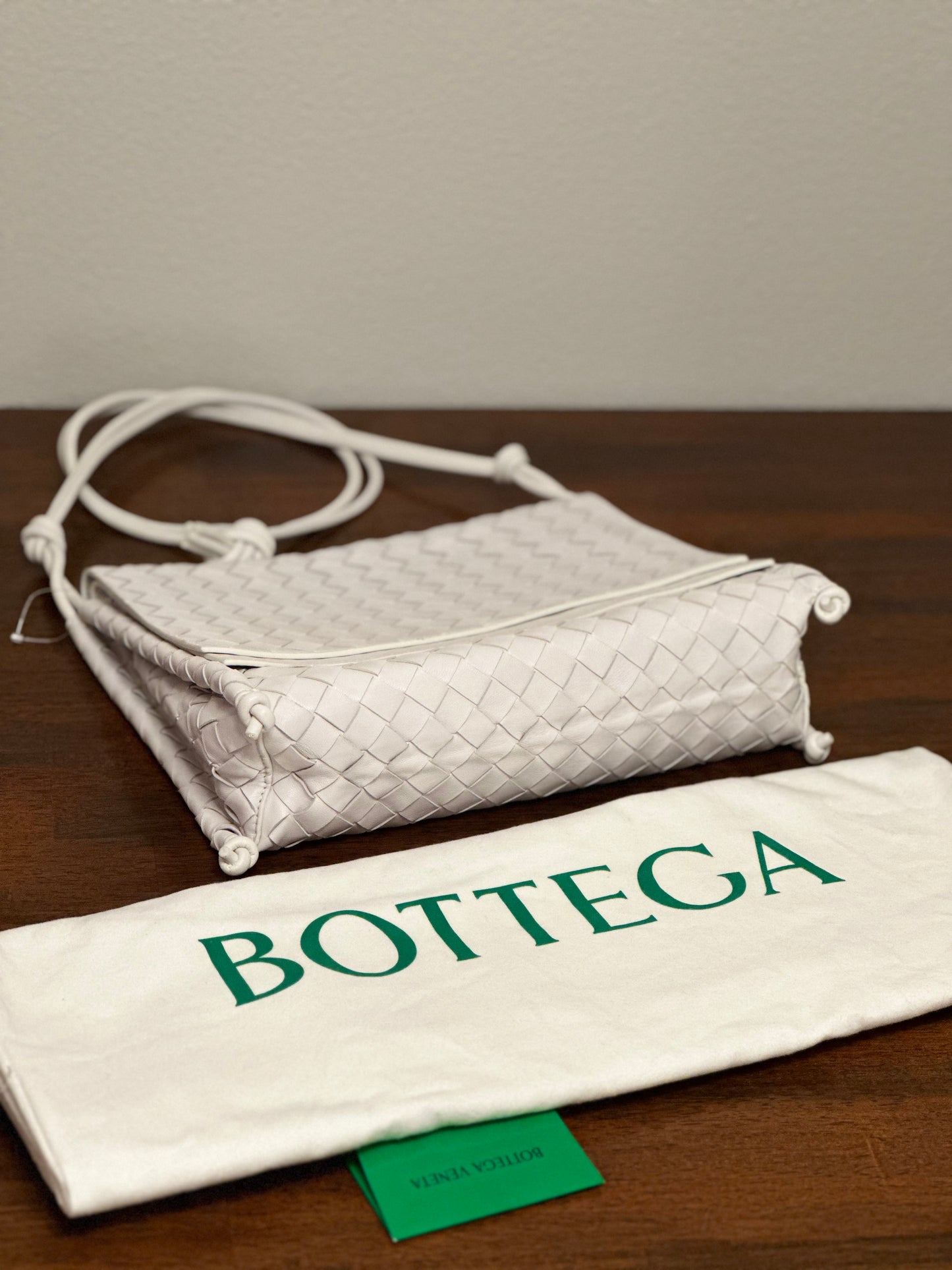 Bottega Veneta TWIST LEATHER HANDBAG