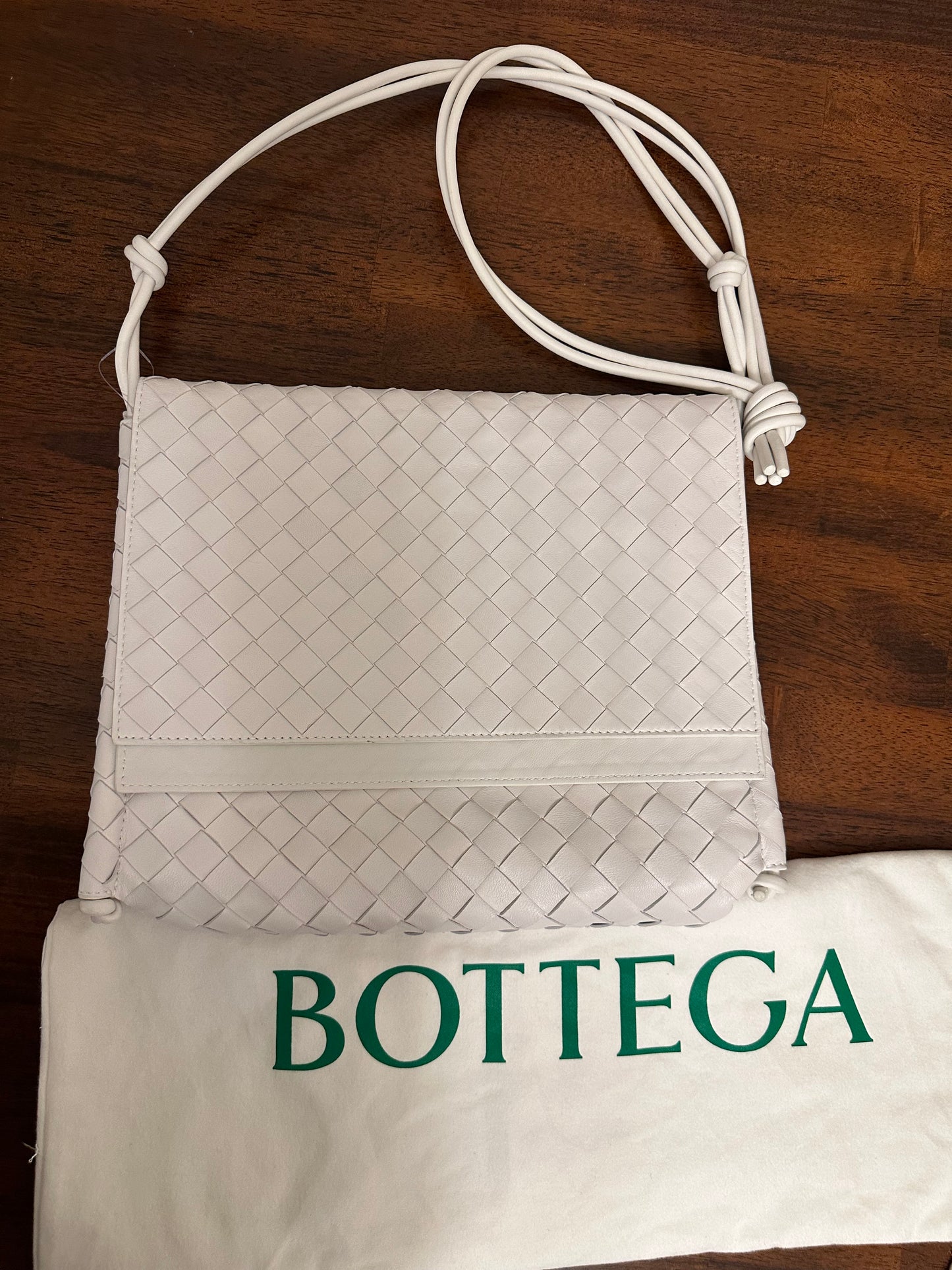 Bottega Veneta TWIST LEATHER HANDBAG