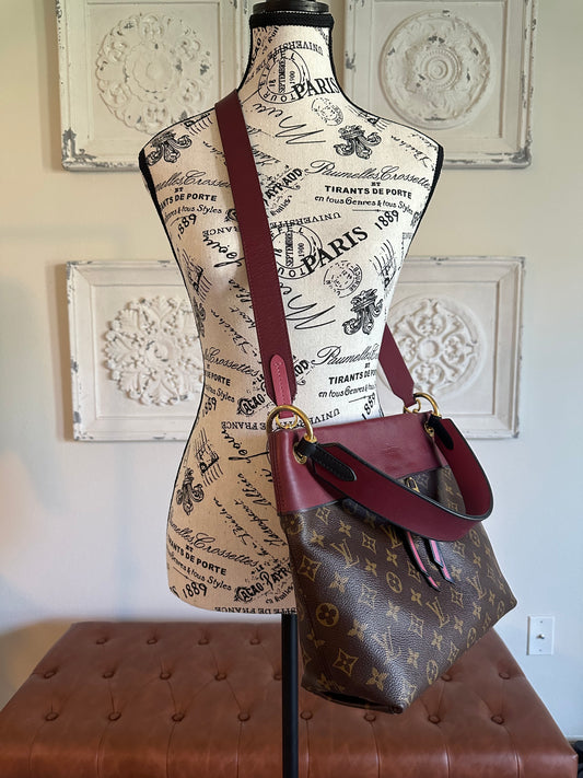 Available Louis Vuitton Tuileries Besace LV Monogram