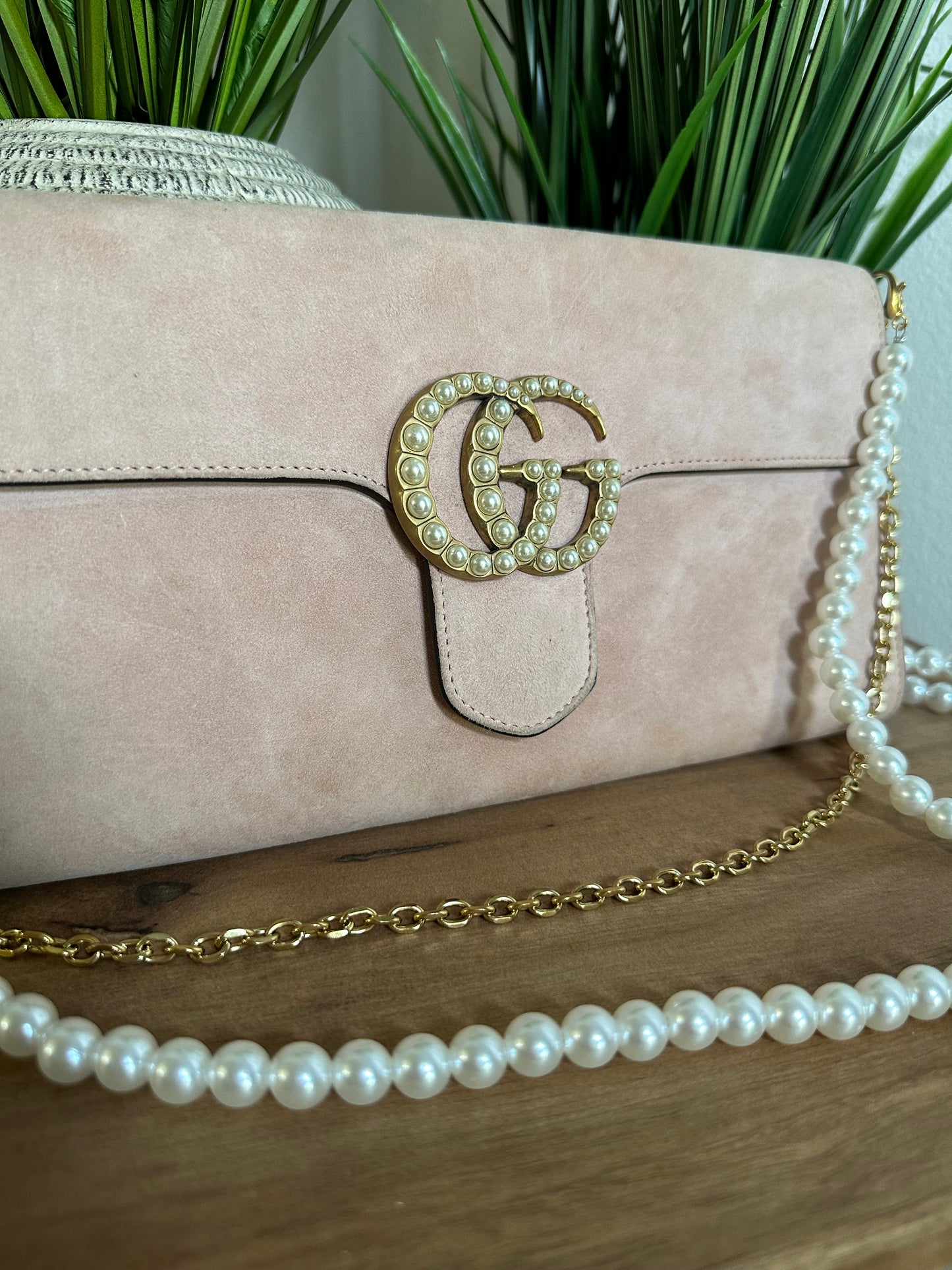 GUCCI suede Pearly GG Marmont Clutch blush pink