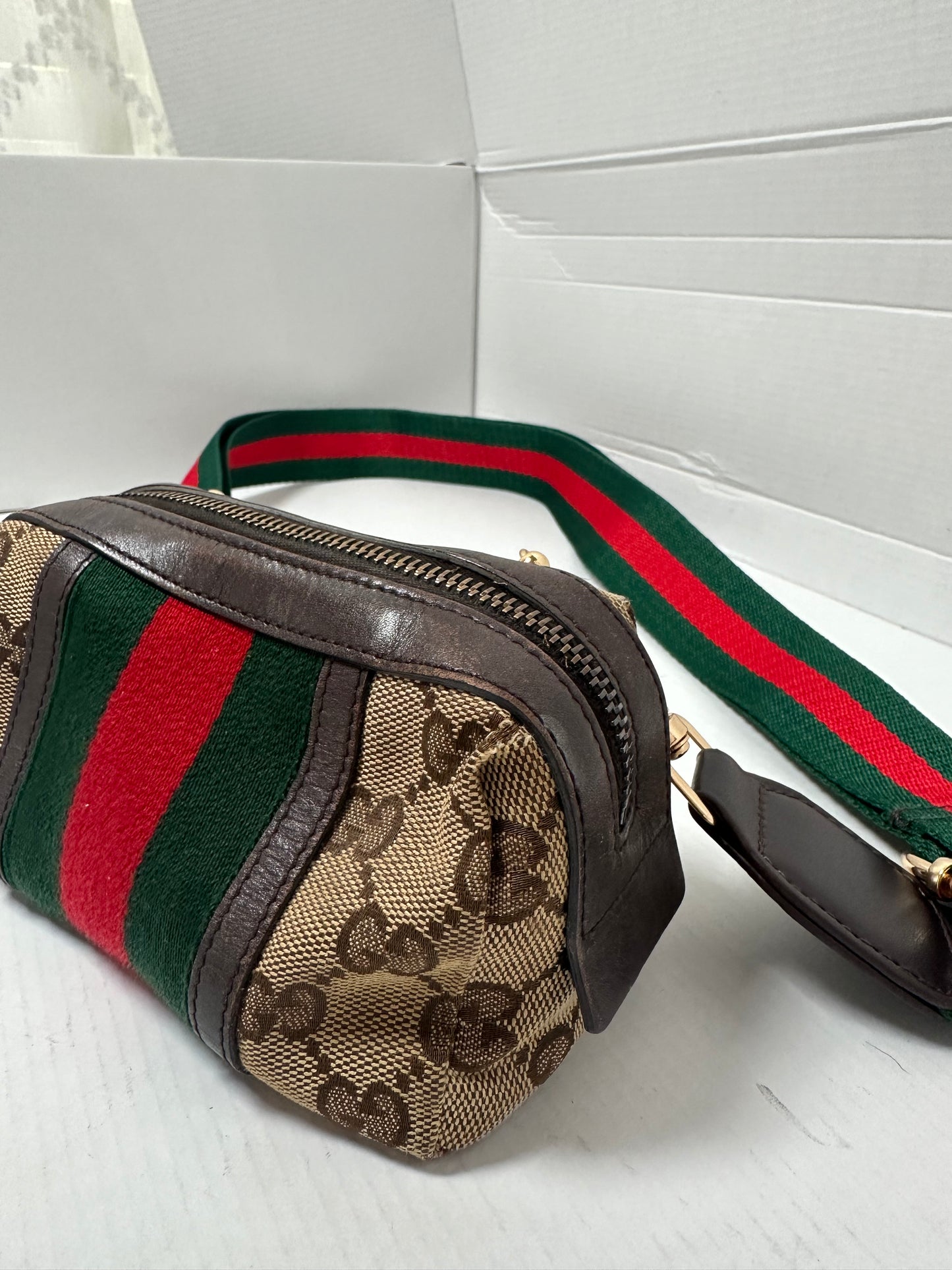 GUCCI micro vintage web sherry line bag